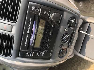 车只能放cd还有收音机里怎么怎么才能用手机放歌