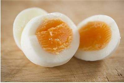 鸡蛋中含有哪些营养物质？