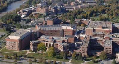 加拿大多伦多大学和美国罗切斯特大学哪个好?
