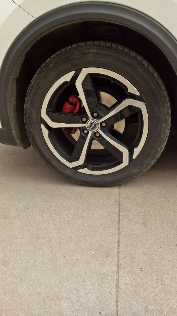 请问斯威X7的轮胎能换大尺寸的吗