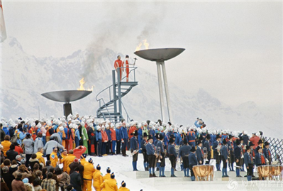 1976年冬奥会为什么会有两个主火炬台？