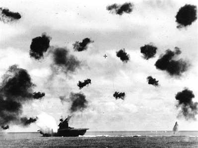 中途岛战役太轰炸航空母舰是不是偶然